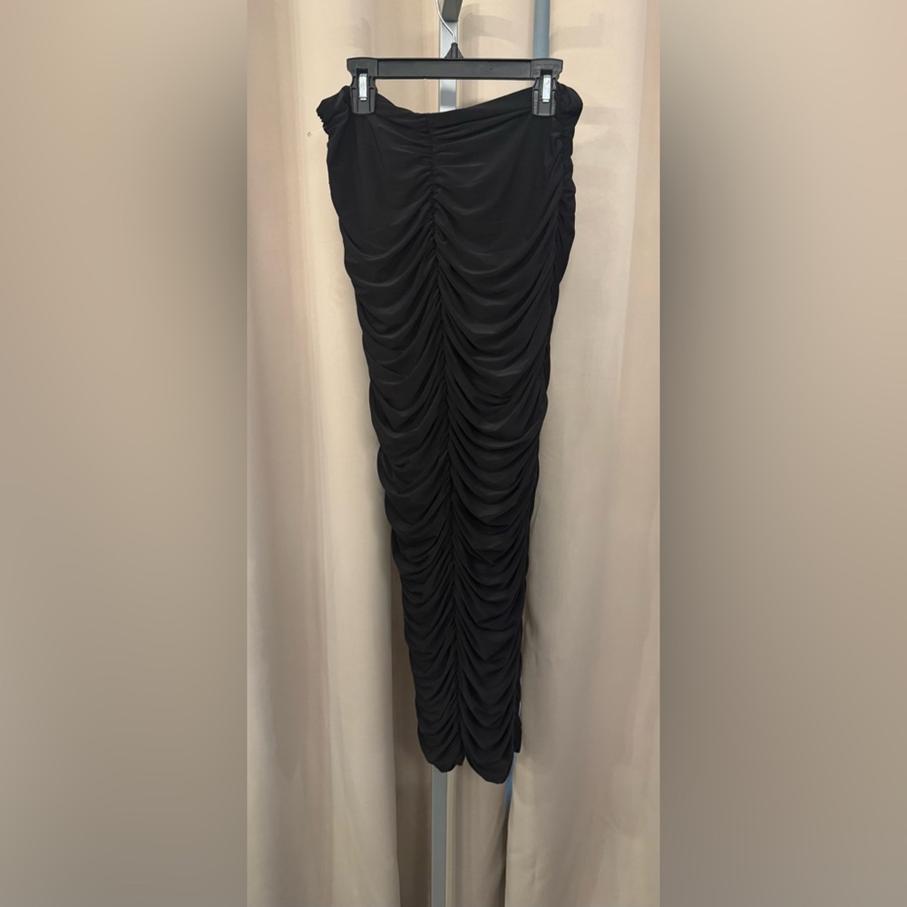 Naked Wardrobe Hourglass V-Waist Ruched Midi - Picture 4 of 9
